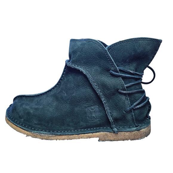 Baffin Indie Pure Black Suede Flat Slip On Ankle Boots Tassel Laces Boho 7 EUC - Picture 1 of 12